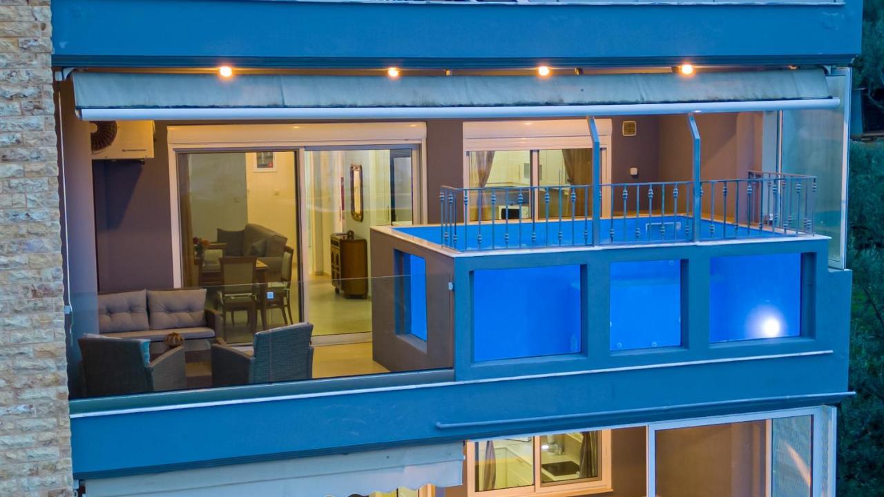 Grand Suites With Private Pools Kalamata Ngoại thất bức ảnh
