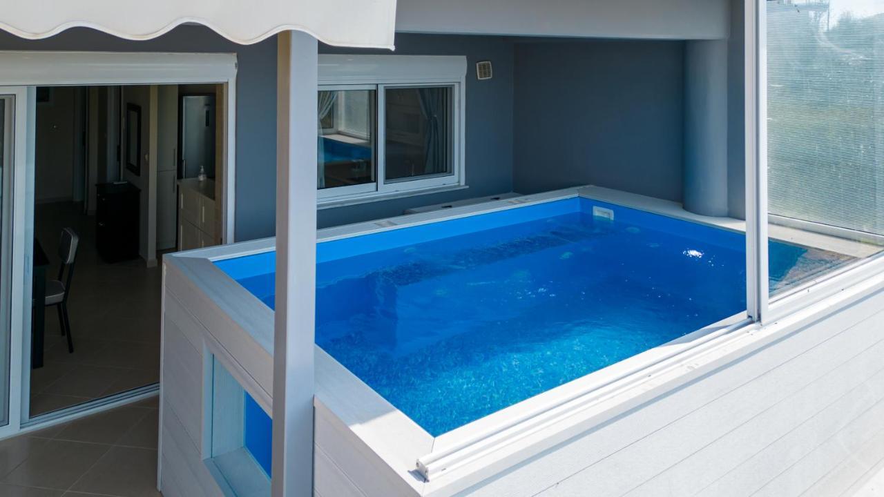 Grand Suites With Private Pools Kalamata Ngoại thất bức ảnh