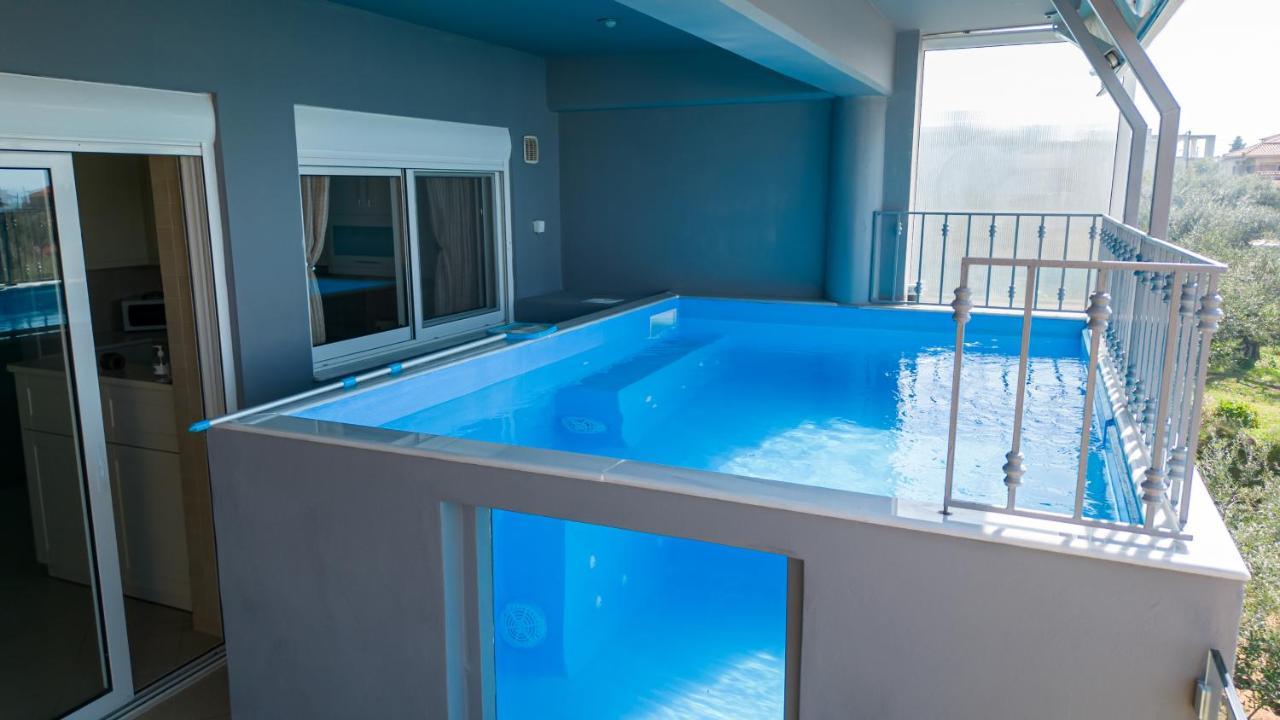 Grand Suites With Private Pools Kalamata Ngoại thất bức ảnh
