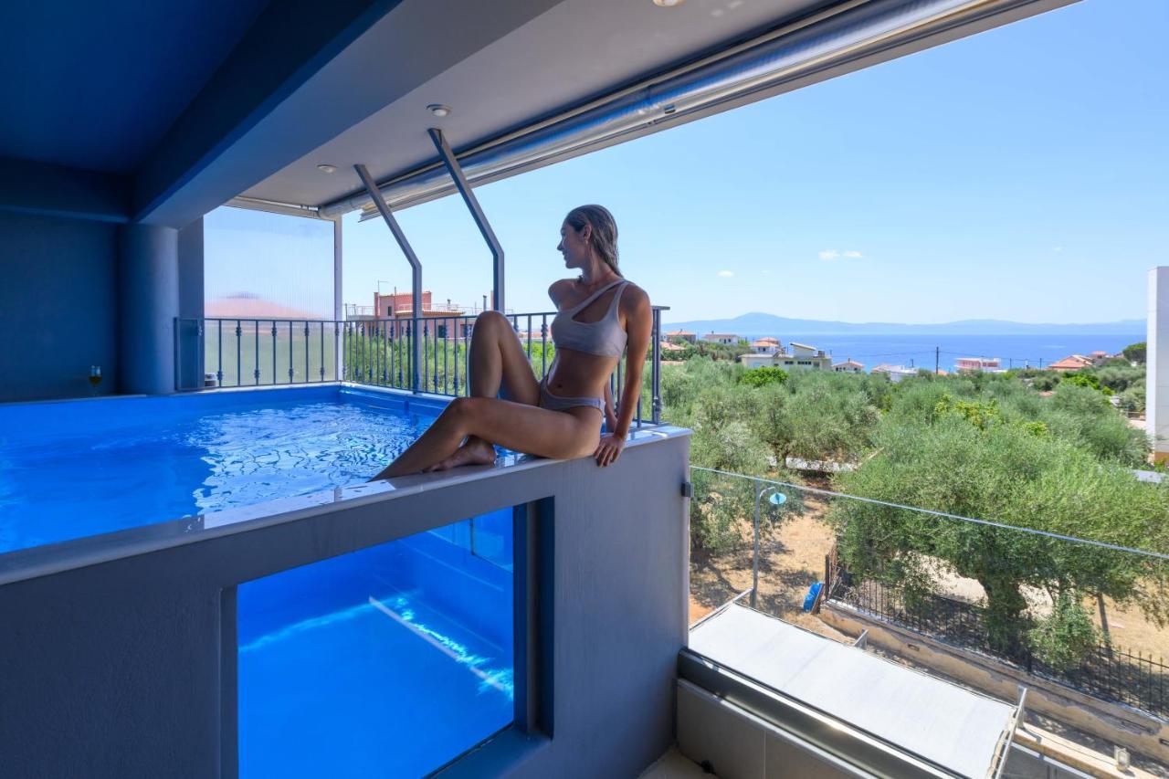 Grand Suites With Private Pools Kalamata Ngoại thất bức ảnh