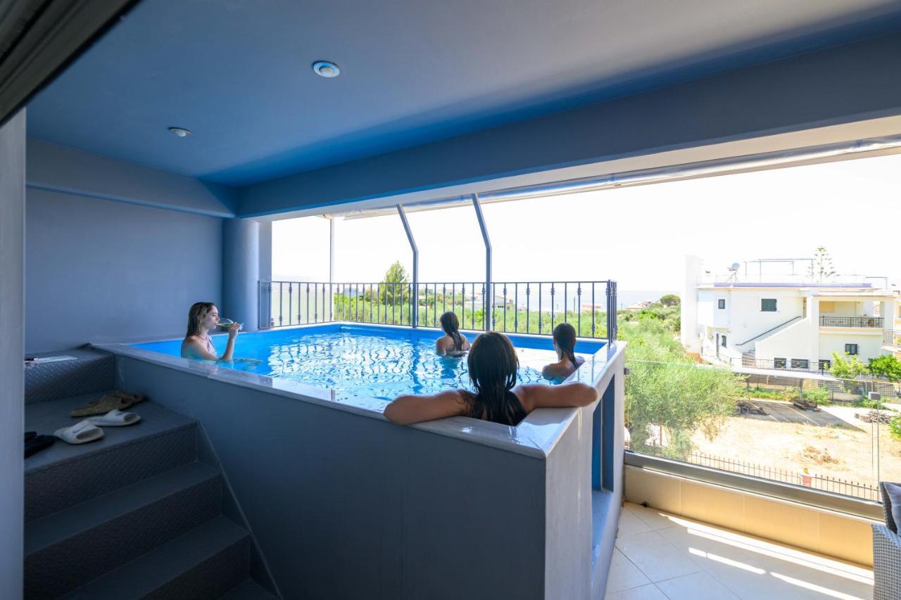 Grand Suites With Private Pools Kalamata Ngoại thất bức ảnh