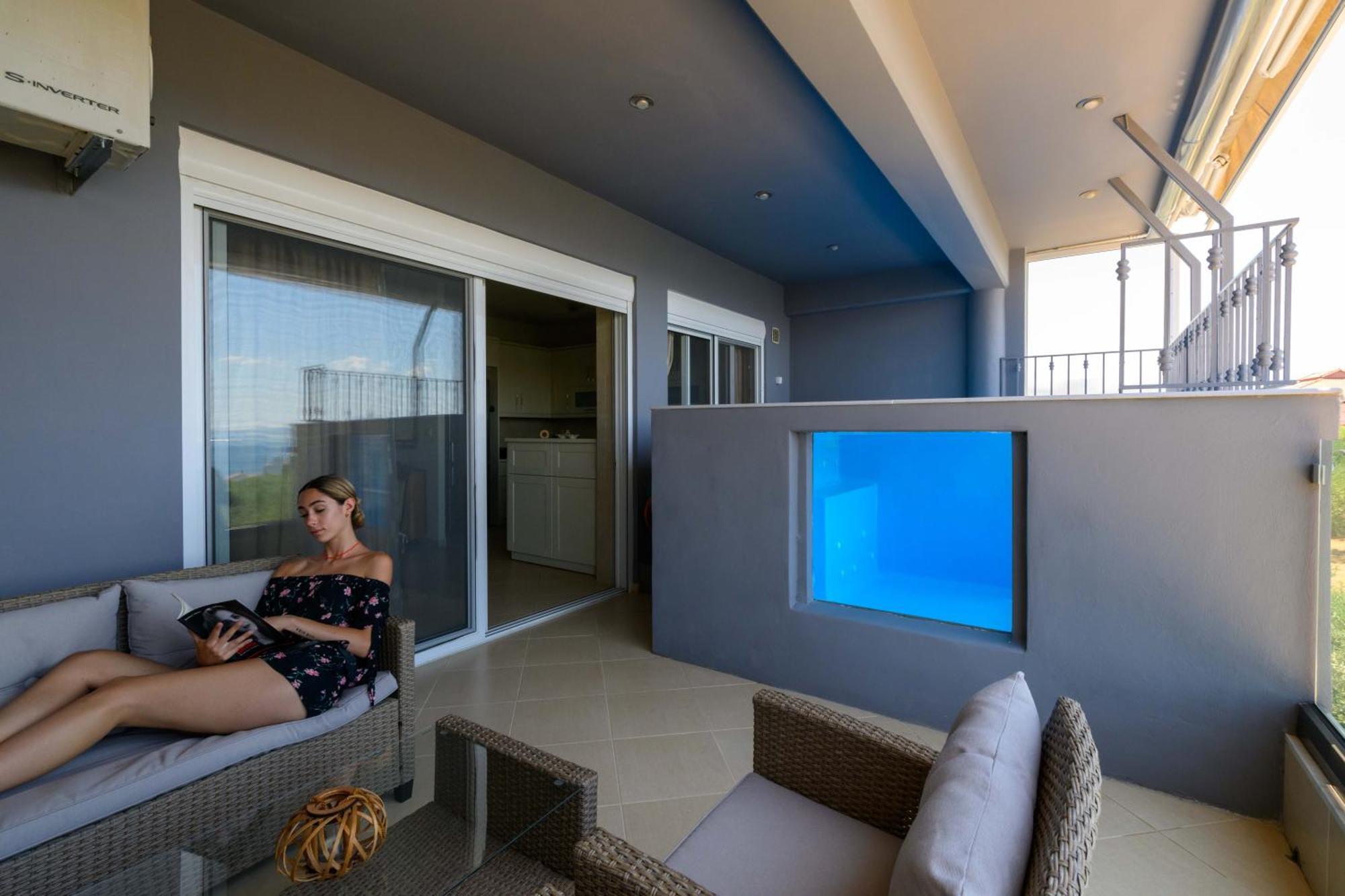 Grand Suites With Private Pools Kalamata Ngoại thất bức ảnh