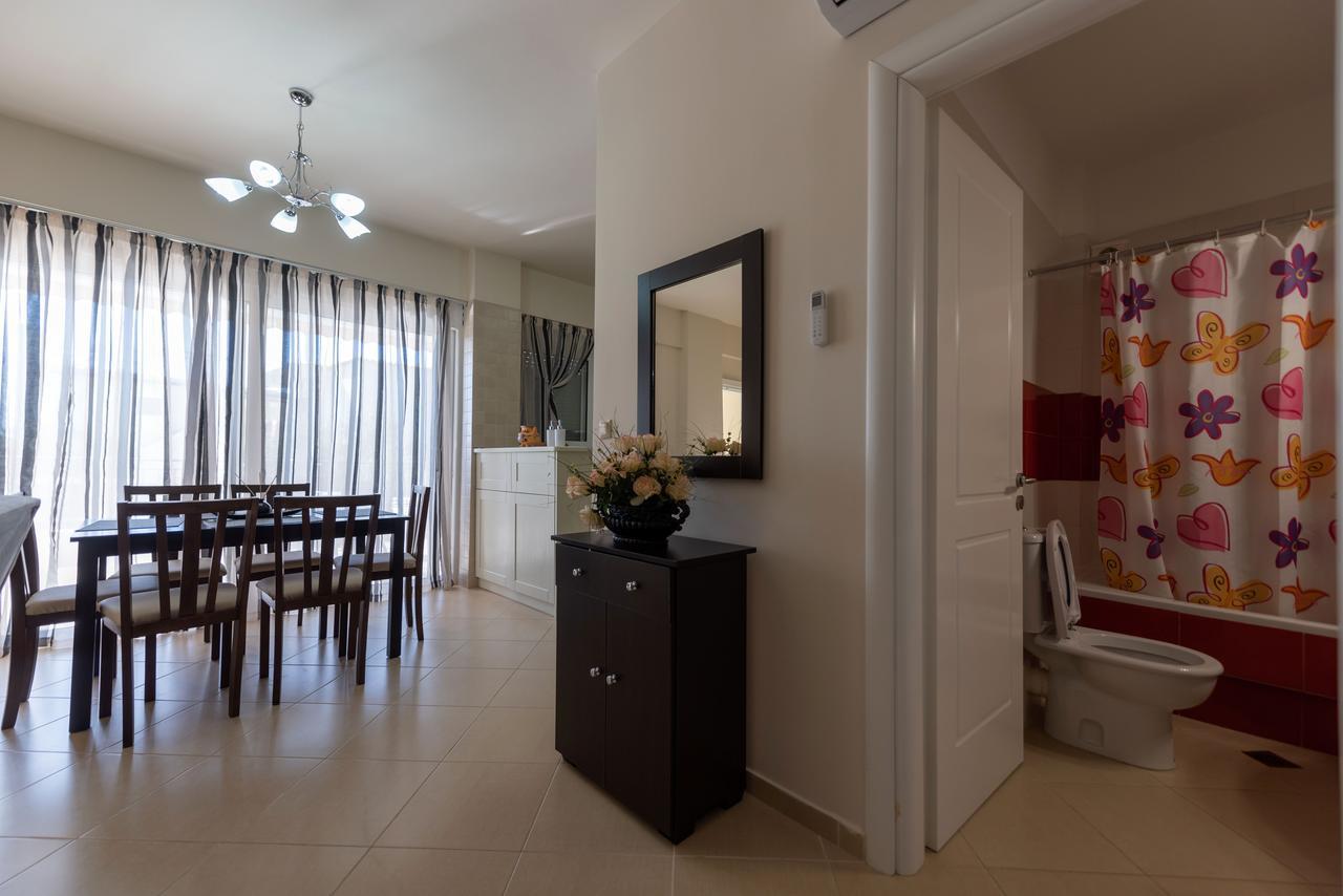 Grand Suites With Private Pools Kalamata Ngoại thất bức ảnh