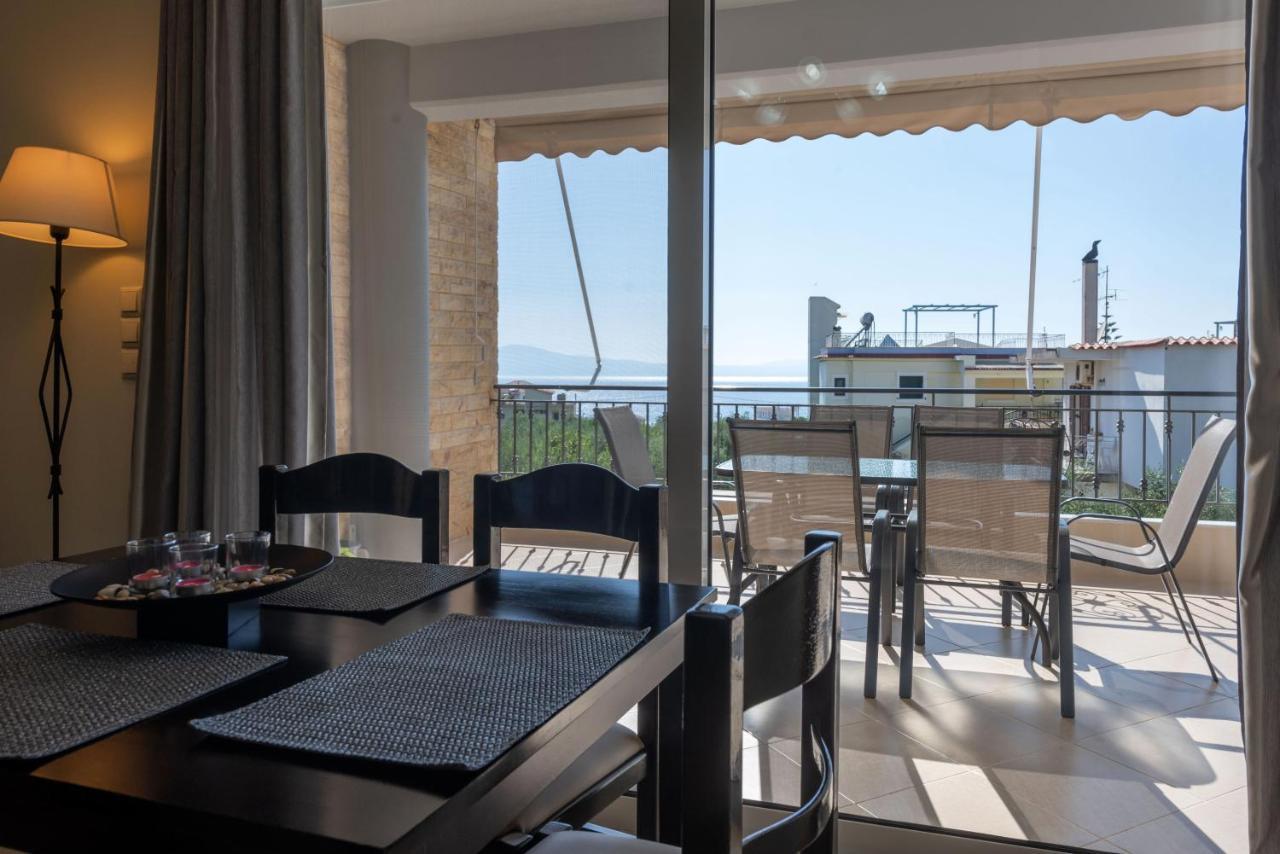 Grand Suites With Private Pools Kalamata Ngoại thất bức ảnh