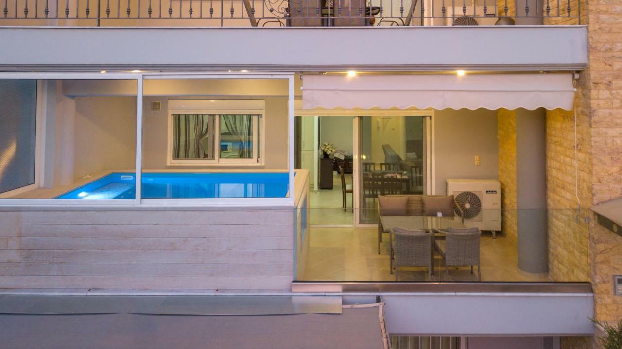Grand Suites With Private Pools Kalamata Ngoại thất bức ảnh